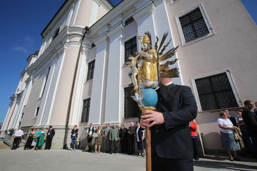 Altarweihe mit Nuntius Zurbriggen