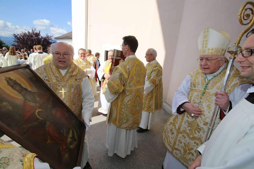Altarweihe mit Nuntius Zurbriggen