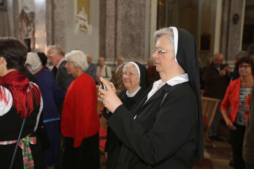 Altarweihe mit Nuntius Zurbriggen