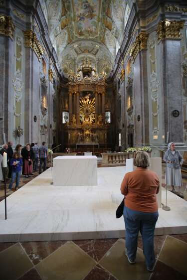 Altarweihe mit Nuntius Zurbriggen