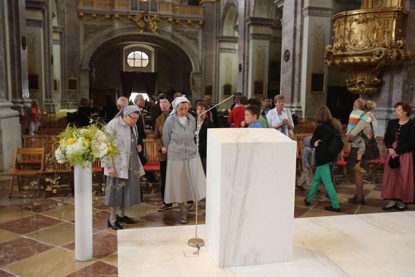 Altarweihe mit Nuntius Zurbriggen