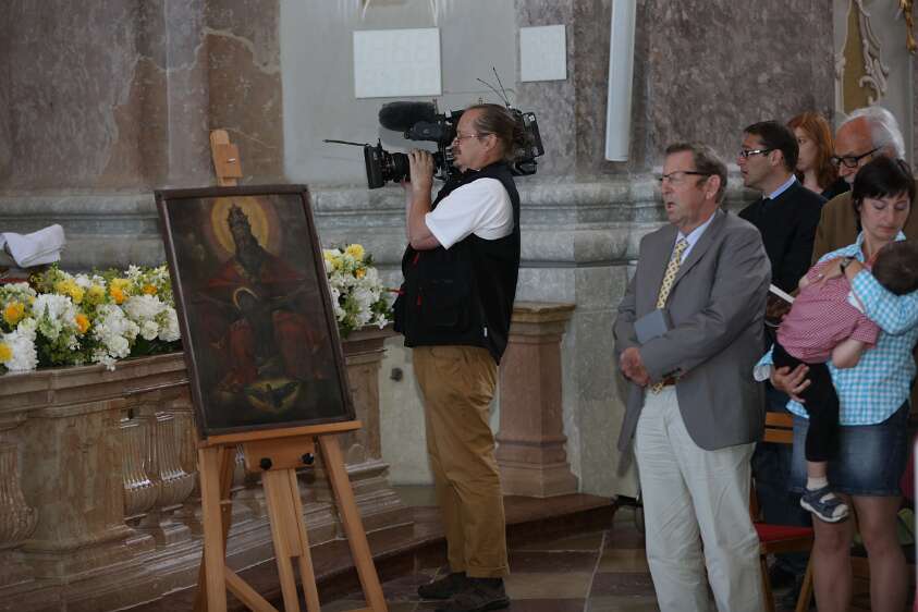 Altarweihe mit Nuntius Zurbriggen Das 400 Jahre alte Gnadenbild wurde sorgfältig nach neuersten Erkenntnissen restauriert.