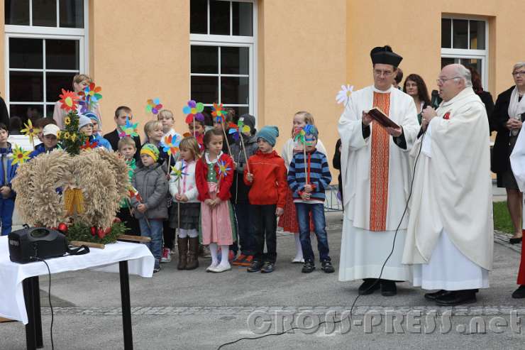 2016.10.16_09.07.39.JPG - Dankgebet von Abt Petrus.