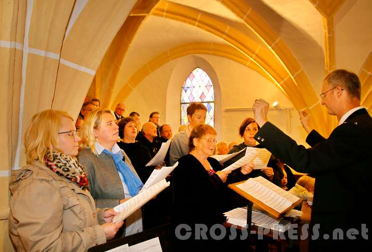 2016.10.16_09.25.29_c.JPG - Kirchenchor unter der Leitung von Ernst Michlmayr.