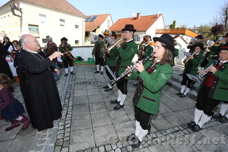 2016.10.16_11.31.06.JPG - Abt Petrus als Ehrendirigent.