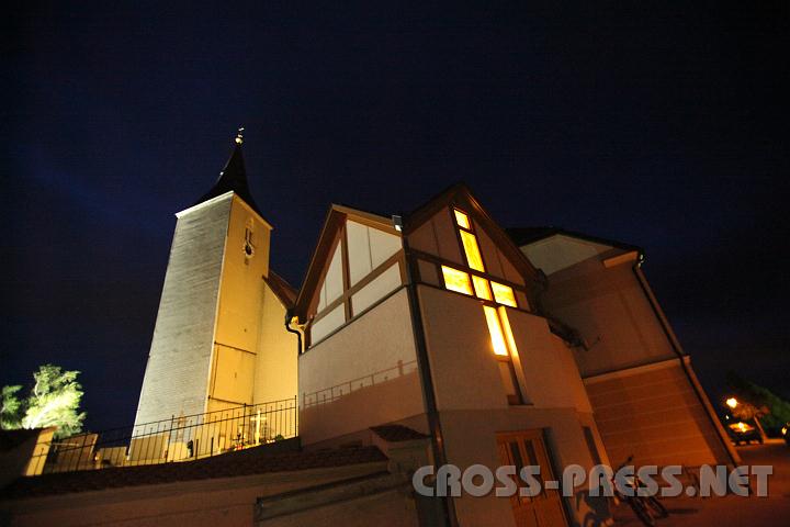 2010.05.28_21.53.14.jpg - Die Pfarrkirche St.Michael um 22 Uhr.