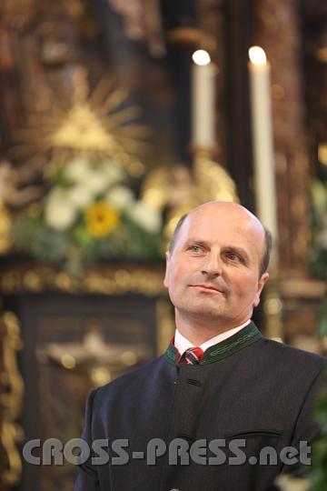 2012.10.07_10.18.35.jpg - Josef Streißlberger ist im Pfarrkirchen- und Pfarrgemeinderat. Auch er wurde für seine langjährigen Verdienste ausgezeichnet.