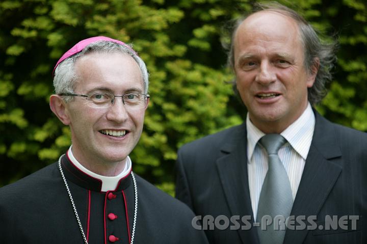 2008.05.25_11.39.09_01.JPG - DDr. Leopold Kogler war 8 Jahre lang im Seitenstettner Stiftsgymnasium Klassenvorstand von Weihbischof Dr. Anton Leichtfried.