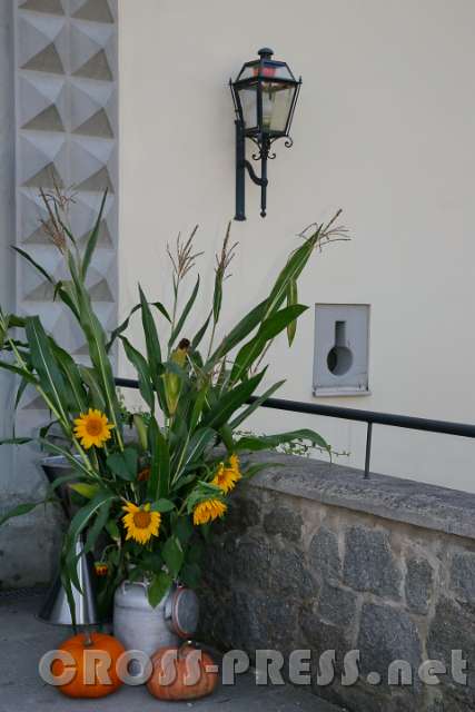 2016.09.25_11.05.55.jpg - Eingang zum Schloss.