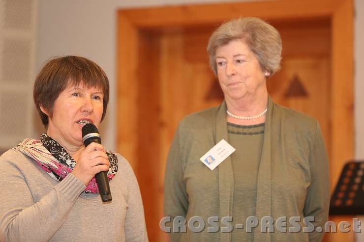 2014.11.23_16.21.33.jpg - Annemarie Hilmbauer und Frau Ilse Senker engagieren sich einmal wöchentlich im Hörerservice.