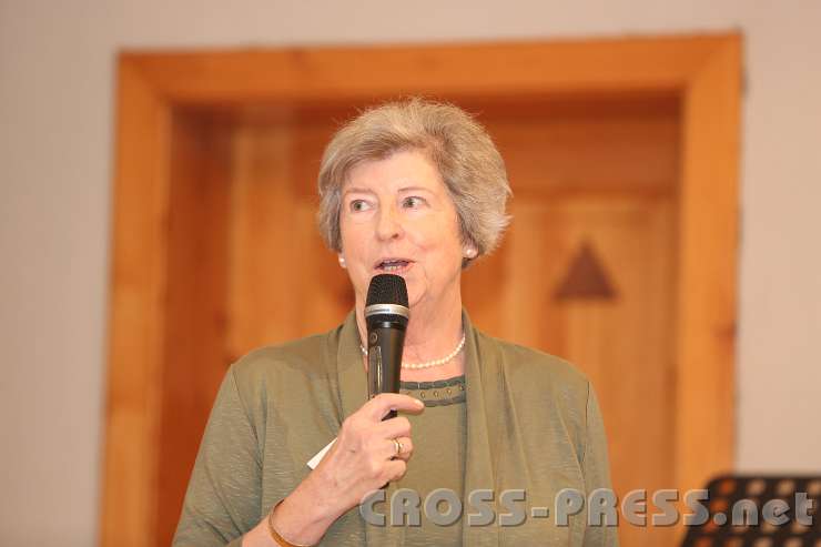 2014.11.23_16.22.31.jpg - Frau Senker freut sich, dass sie ihre langjährige Berufserfahrung dem Büro in Amstetten zur Verfügung stellen kann.