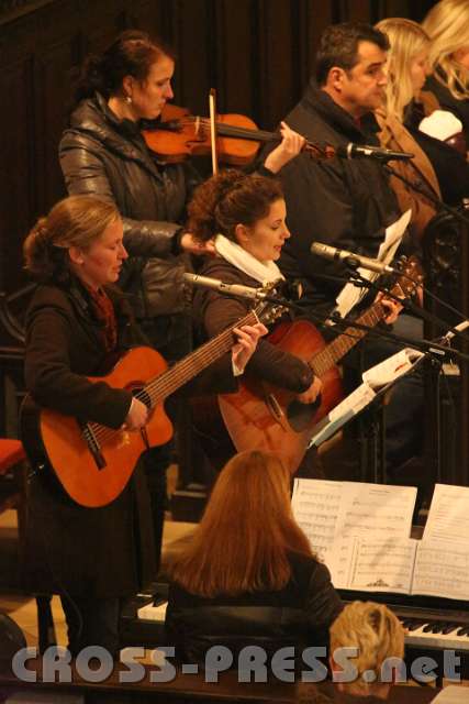 2014.11.23_17.50.10.jpg - Das großartige Musikteam.
