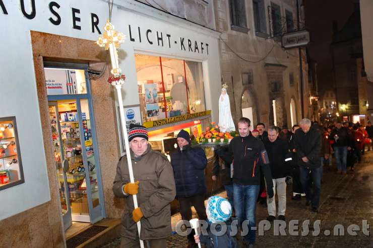 2017.02.02_17.55.38.JPG - ... hinauf zur Stadtpfarrkirche.