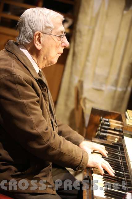 2016.12.24_22.52.24.JPG - Organist Georg Leeb