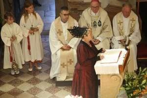 Goldhauben und Trachten-Wallfahrt