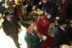 Goldhauben und Trachten-Wallfahrt