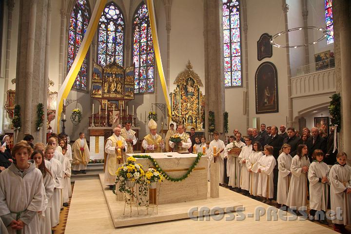 2013.11.10_12.08.54_01.jpg - Feierlicher Auszug