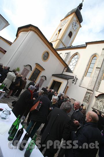2013.11.10_12.56.07.jpg - Agape vor der Stadtpfarrkirche