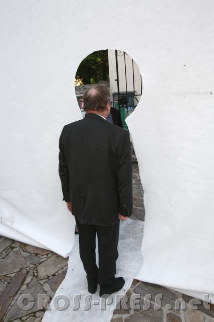 2015.05.29_20.03.45.JPG - "Passe ich, passe ich doch nicht durch ?"  ;)