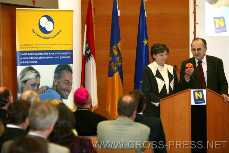 06.03.17_046 Eva und DI Erich Berger, Leiter der Akademie f�r Familienp�dagogik der �sterreichischen Sch�nstattbewegung