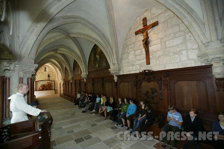 2008.07.05_08.38.55.JPG - F�hrung durch Stift Heiligenkreuz mit Fr. Coelestin
