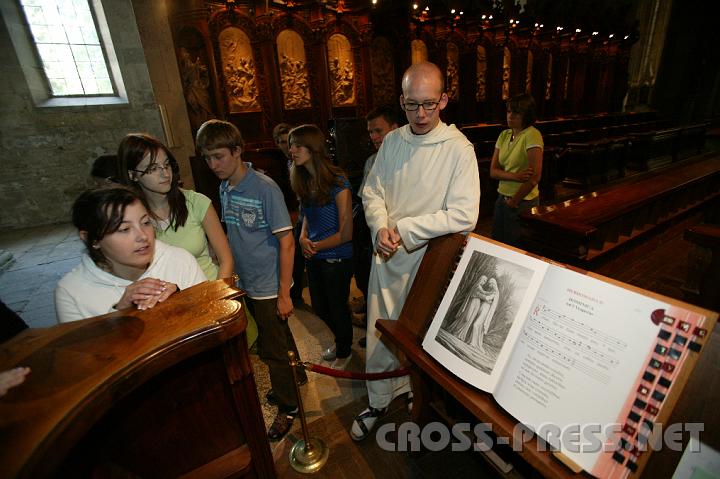 2008.07.05_09.28.43.JPG - F�hrung durch Stift Heiligenkreuz mit Fr. Coelestin