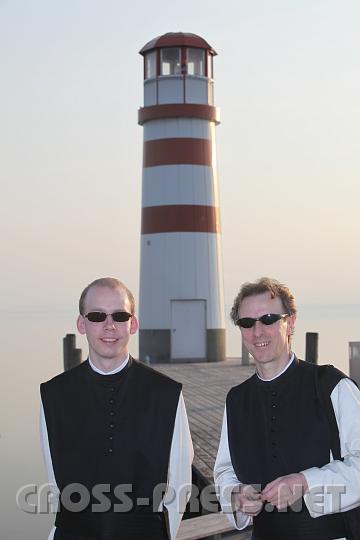 2009.04.06_17.26.17_01.jpg - Wen das nicht die ber�hmte "Pop-M�nche" sind... Bitte Autogramm!  ;)))