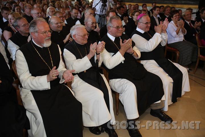 2009.09.03_11.19.01.jpg - Abt German Erd von Stams, Altab Gerhard Hradil, Abtpräses Wolfgang Wiedermann von Stift Zwettl, Abt Gregor Henckel Donnersmarck.
