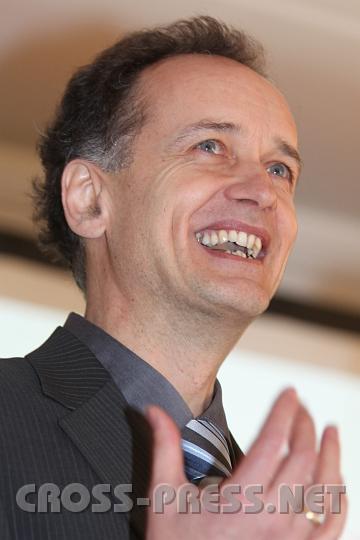 2010.02.28_09.47.56.jpg - Martin Rigler leitet mir seiner Frau Martha den Sch�nstatt Familienbund.