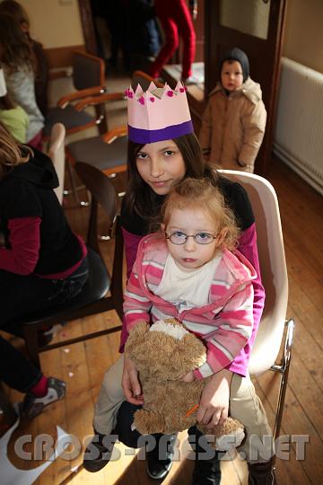 2010.02.28_10.04.32.jpg - Bei der Kinderbetreuung ging's lustig zu.