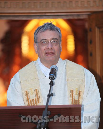 2010.02.28_17.33.56.jpg - Wird sich P.Werner M. Kuller seinen "Heiligenschein", den er sich in �sterreich erworben hat , in die Sch�nstatt "Zentrale" mitnehmen?  ;))