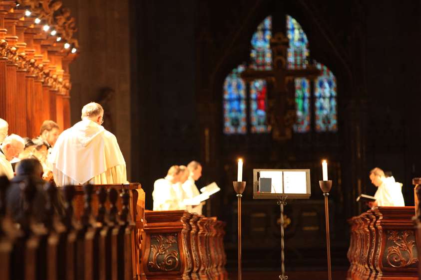 Firmung am Christihimmelfahrt Der Tag der Himmelfahrt Christi und der Dekanatsfirmung begann f�r die M�nche, wie jeder Tag auch, mit dem Morgenlob.