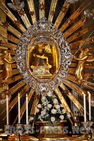 2010.09.12_12.49.42.jpg - Die kleine "Piet�" von Maria Taferl stammt aus dem Anfang des 17 Jh.