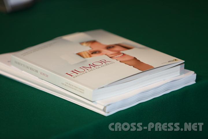 2010.11.15_17.01.09.jpg - "Humor - Bruder des Glaubens", Gurker Di�zesanjahrbuch 2011.