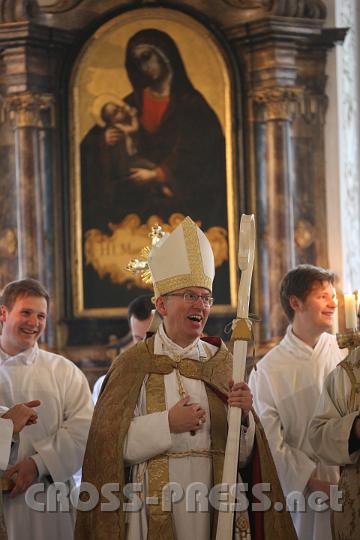 2012.04.08_10.52.35.jpg - Wirklich freudige österliche Stimmung in der Stiftssakristei. :)