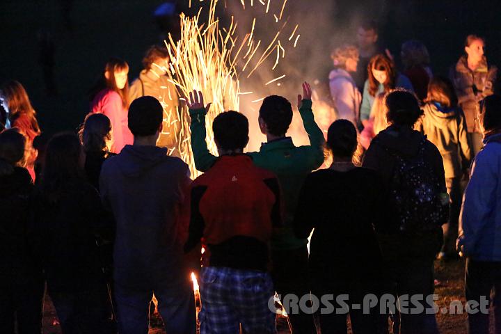 2012.07.21_21.38.10.jpg - Gelobt sei der Herr, der Pöllau und die Teilnehmer am Jungfamilientreffen vor schlimmen Folgen des Unwetters bewahrt hat !