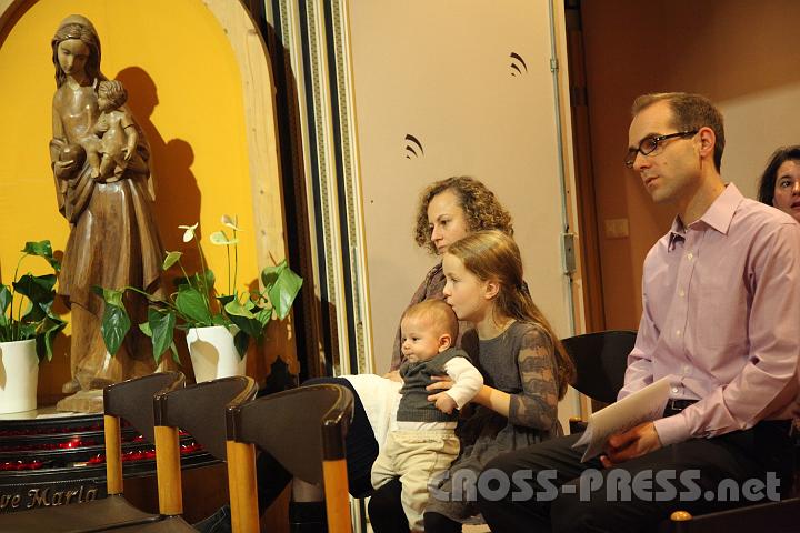 2012.11.18_16.25.21.jpg - Eva und DI Erich Berger, Leiter der Akademie für Familienpädagogik/Schönstatt am Kahlenberg, begrüßen die Familientrainer-Ehepaare und Gäste.