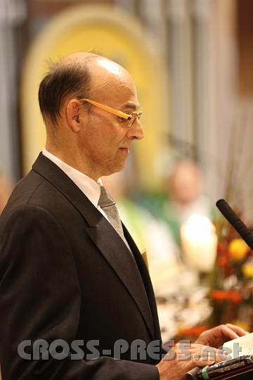 2012.11.18_16.26.24.jpg - Eva und DI Erich Berger, Leiter der Akademie für Familienpädagogik/Schönstatt am Kahlenberg, begrüßen die Familientrainer-Ehepaare und Gäste.