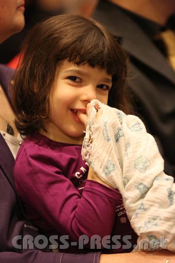 2012.11.18_16.34.47.jpg - Eva und DI Erich Berger, Leiter der Akademie für Familienpädagogik/Schönstatt am Kahlenberg, begrüßen die Familientrainer-Ehepaare und Gäste.