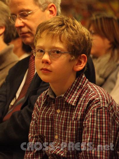 2012.11.18_16.39.51.jpg - Eva und DI Erich Berger, Leiter der Akademie für Familienpädagogik/Schönstatt am Kahlenberg, begrüßen die Familientrainer-Ehepaare und Gäste.