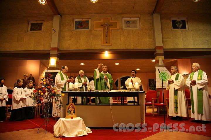 2012.11.18_17.04.47.jpg - "Agnus Dei, qui tollis peccata mundi..."