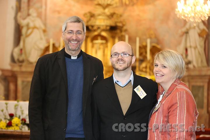 2013.05.04_11.32.11.jpg - Andreas Schätzle mit Herbert & Martina Heigl nach ihrem gemeinsamen Vortrag "Familie - Ort des Lebens und der Freude! Sag Ja!".