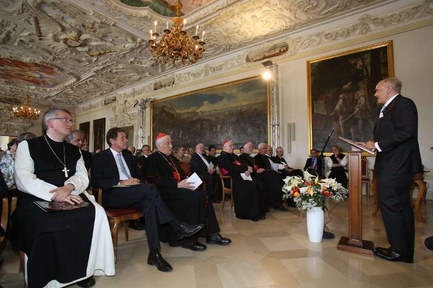 GrundSteinLegung für den HochSchul-AusBau Ehrensenator der HS Heiligenkreuz, Jurist und Unternehmer DDr. Peter Löw, lobte in seinem Impuls das Hochschulprojekt Heiligenkreuz sehr.