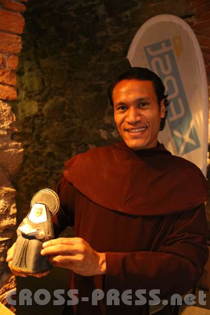 2013.09.27_20.53.44.jpg - P.Antonius aus Indonesien.