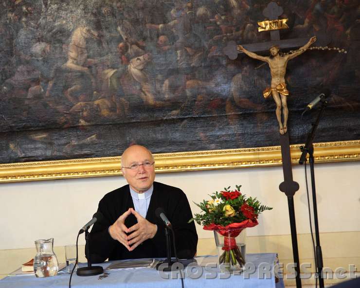 2014.01.18_10.29.06.jpg - Msgr. Dr. Leo Maasburg, Nationaldirektor der Päpstlichen Missionswerke in Österreich (Missio Austria), ist auch Gründungsmitglied von Radio Maria Österreich.