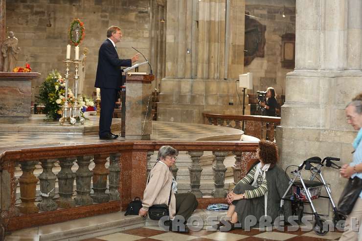 2014.09.14_15.17.17.jpg - Prof. Siegfried Scherer