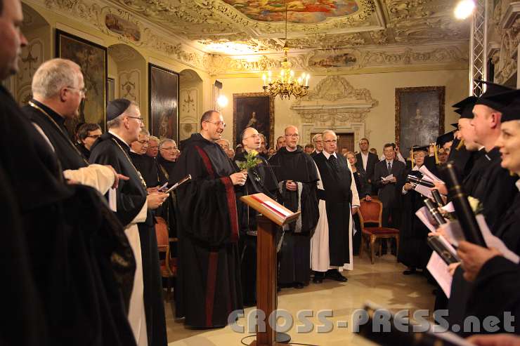 2014.11.14_17.42.05.jpg - Es folgten noch die Bundes- sowie die Europahymne und das "Salve Regina".