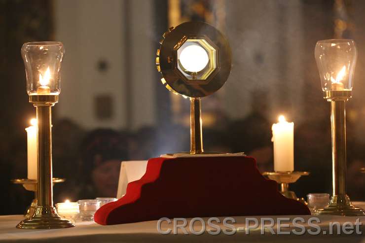 2015.03.06_21.51.47_46.JPG - Anbetung