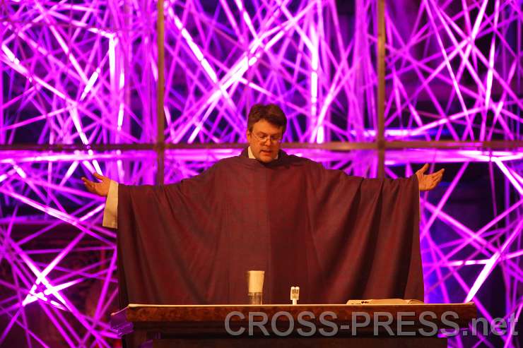 2015.03.07_18.39.39.JPG - Domkurat Konstantin Reymaier, Friedensgruß