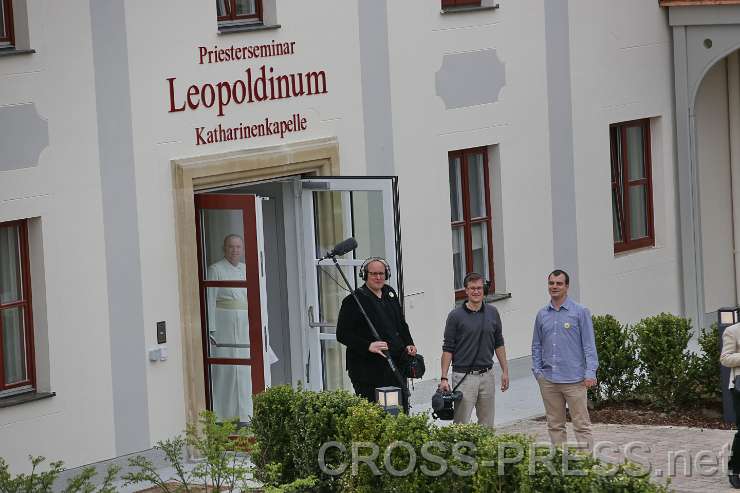 2015.04.30_13.55.22.JPG - Das HS Studenten-TV-Team war den ganzen Tag über im Dreheinsatz.  :)